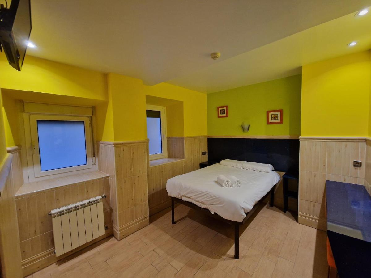 Pension Izar Bat Guesthouse San Sebastian Ngoại thất bức ảnh