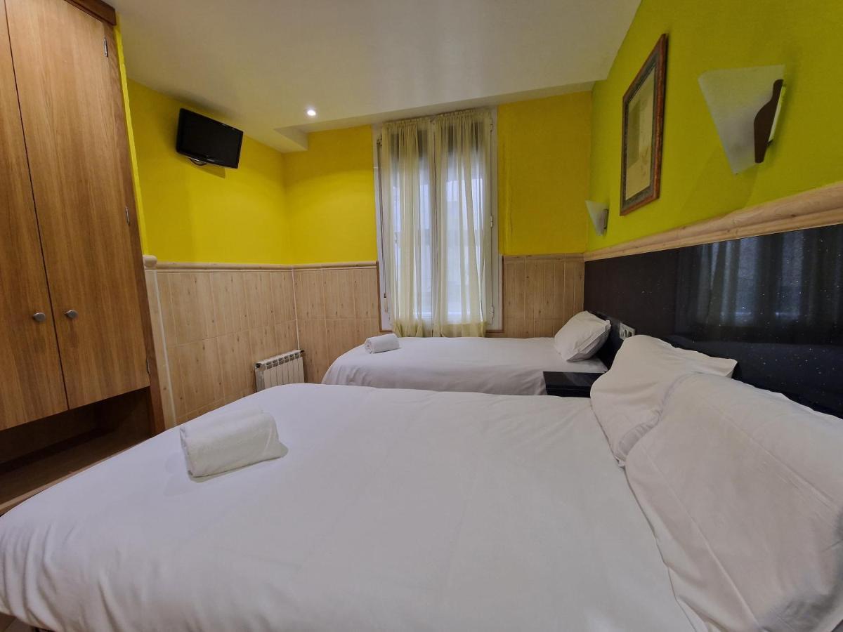 Pension Izar Bat Guesthouse San Sebastian Ngoại thất bức ảnh