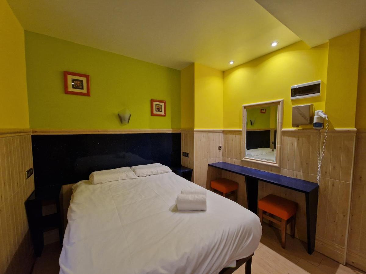 Pension Izar Bat Guesthouse San Sebastian Ngoại thất bức ảnh