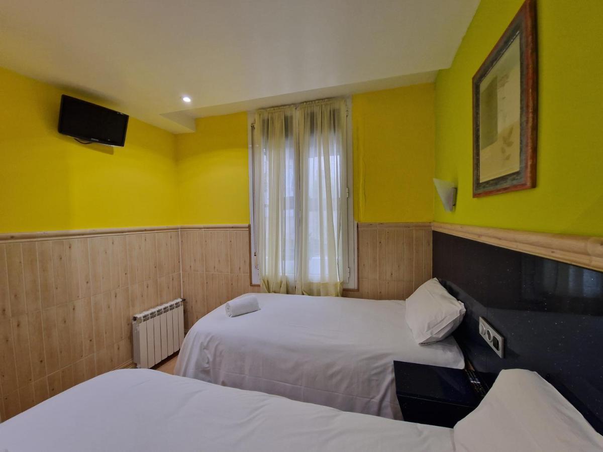 Pension Izar Bat Guesthouse San Sebastian Ngoại thất bức ảnh
