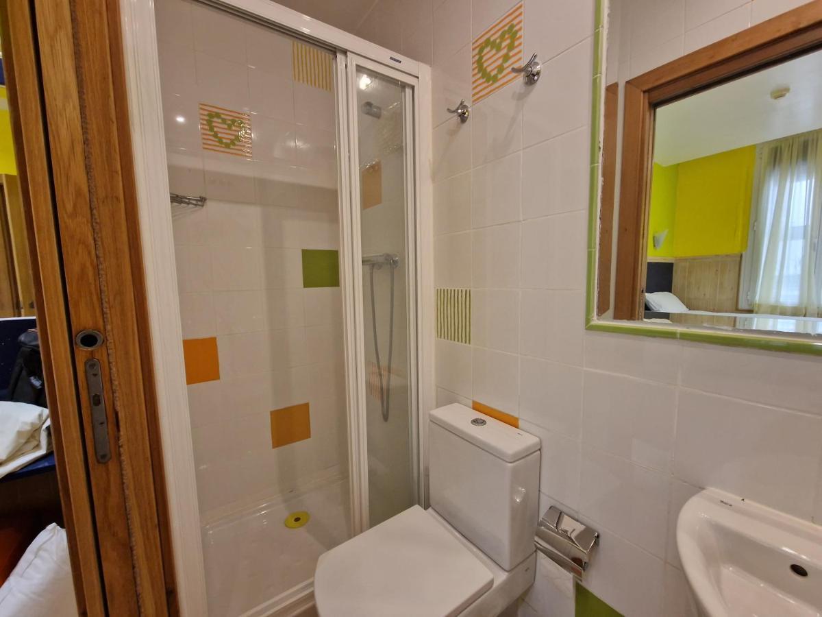 Pension Izar Bat Guesthouse San Sebastian Ngoại thất bức ảnh