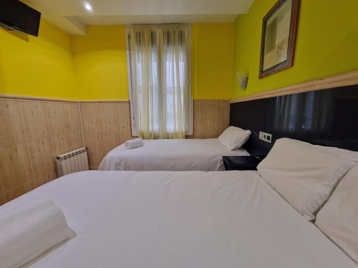 Pension Izar Bat Guesthouse San Sebastian Ngoại thất bức ảnh