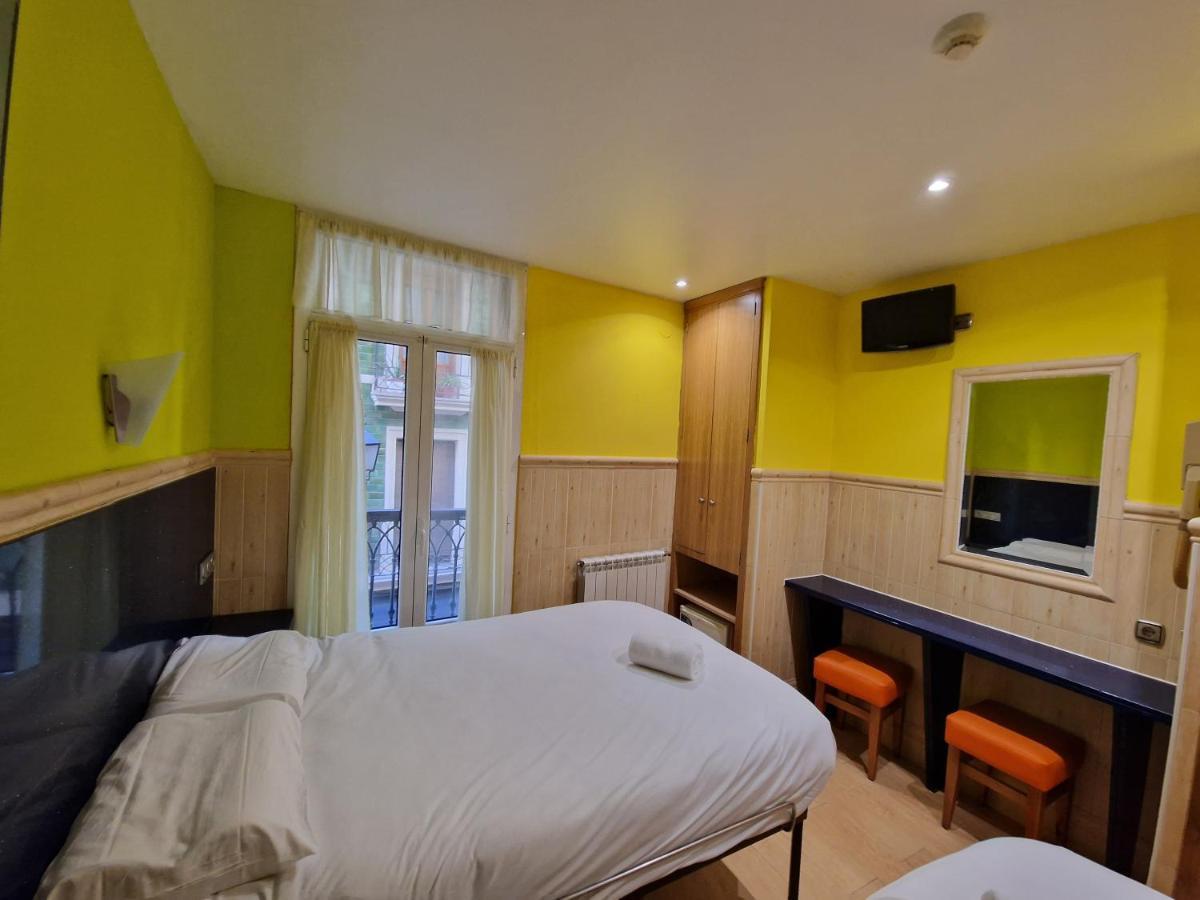 Pension Izar Bat Guesthouse San Sebastian Ngoại thất bức ảnh