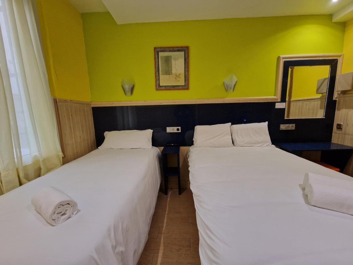 Pension Izar Bat Guesthouse San Sebastian Ngoại thất bức ảnh