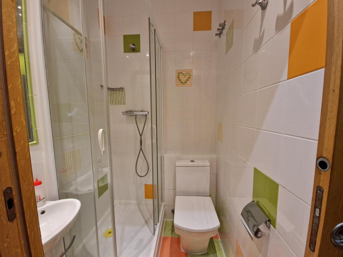 Pension Izar Bat Guesthouse San Sebastian Ngoại thất bức ảnh