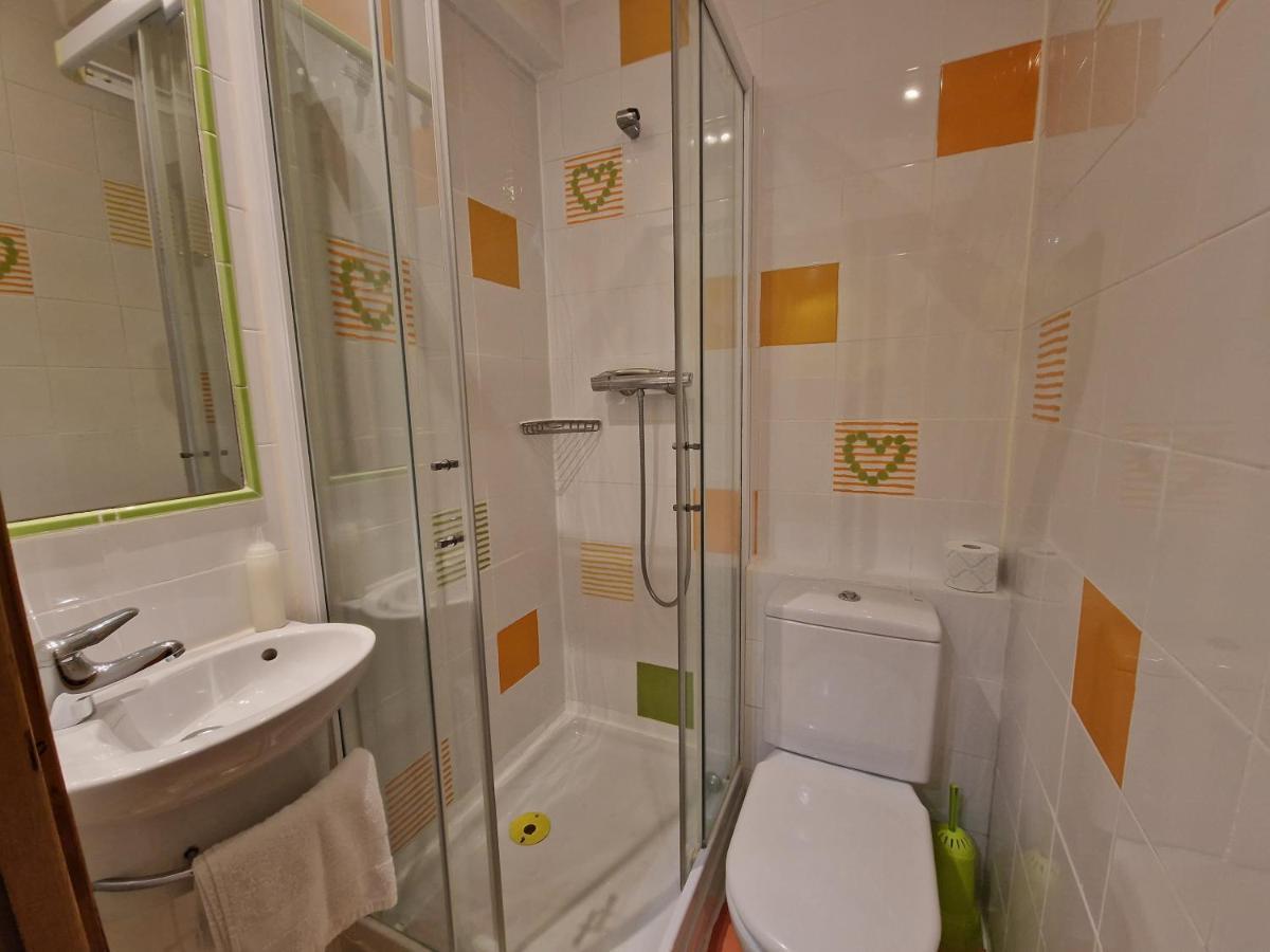 Pension Izar Bat Guesthouse San Sebastian Ngoại thất bức ảnh